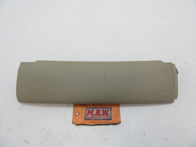 RIGHT FRONT SEAT TRACK MOTOR COVER PASSENGER SIDE FLOOR TRIM PANEL 71867-30090 R