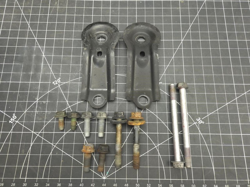 Front Crossmember Brackets + Bolts Set 2025 Nissan Kicks 544C4-7LG0A 2026