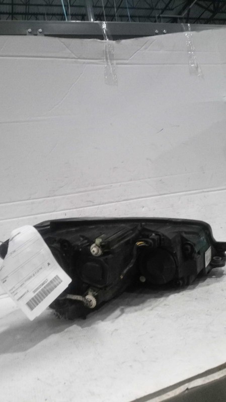 2018 Volkswagen Golf GTI Left Headlight Assembly White 657923 106K Miles
