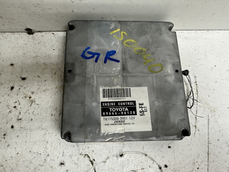 2001 Toyota Solara Cpe A/T2.2L Engine Computer Control Module Ecu Ecm Pcu Pcm