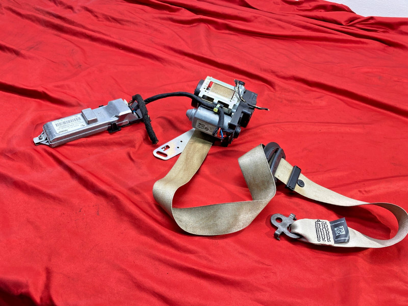 09-15 BMW F01 F02 7 Series Front Left Driver Upper Seatbelt Retractor Beige OEM✅