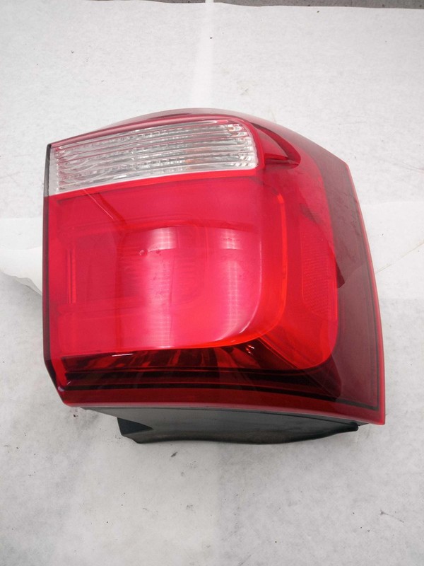 2015 KIA SORENTO Left Tail Light Assembly - Silver, Used, 97K Miles