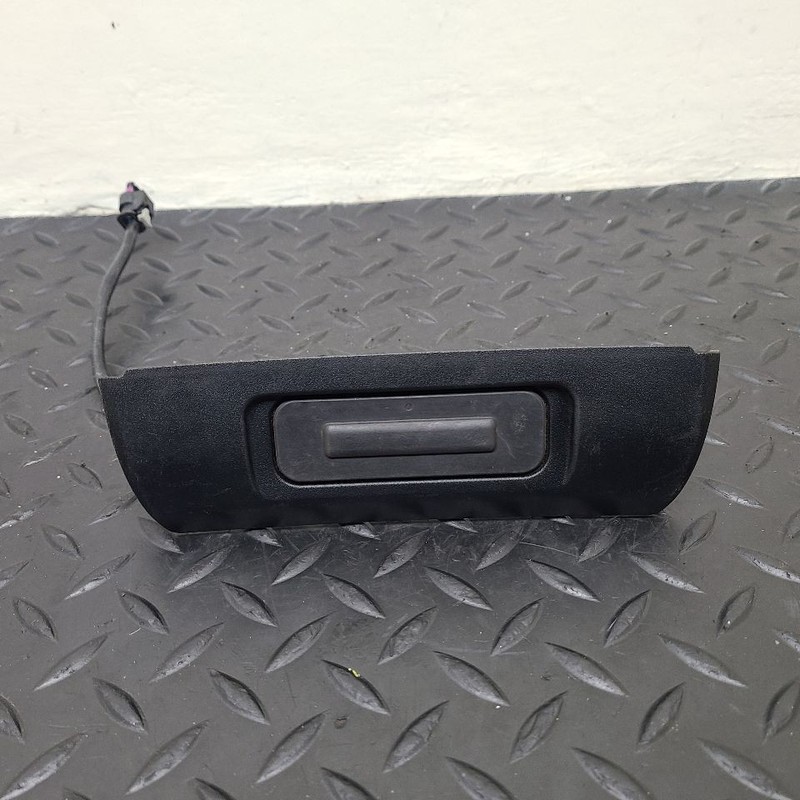 18-24 Chevrolet Traverse Liftgate Release Handle Switch Assembly OEM 85573135