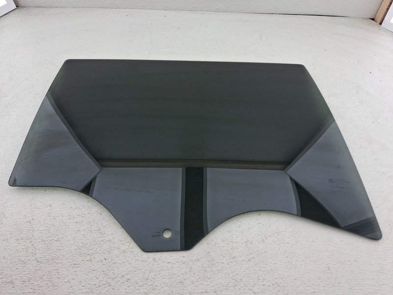 2018-2024 GMC Terrain Rear Right Passenger Side Door Window Glass OEM 84398665
