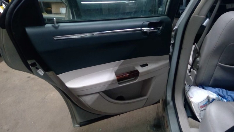 300C 2006 Door Passenger Right Trim Panel Rear 1786524