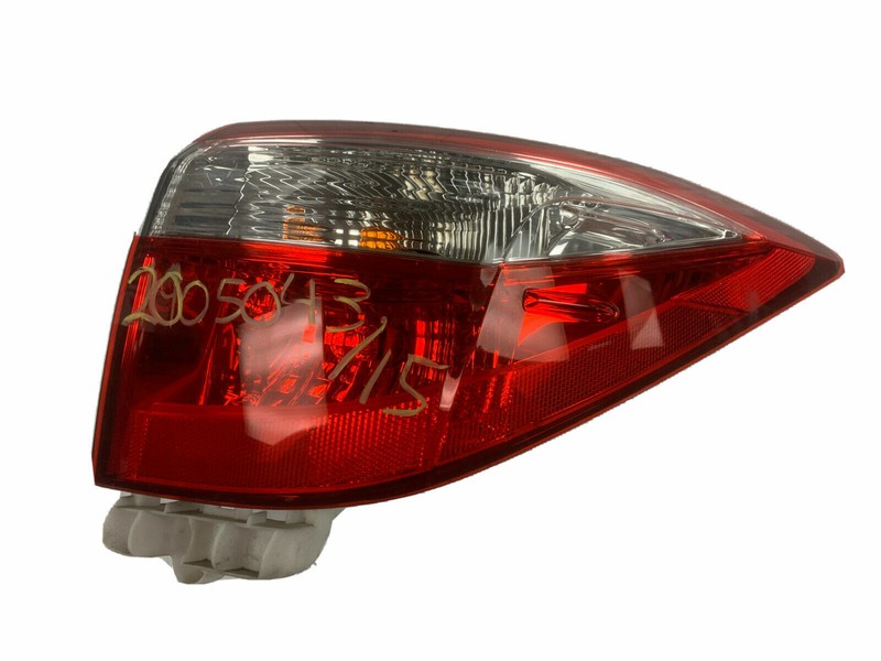 2014 2017 TOYOTA COROLLA TAIL LIGHT RIGHT PASSENGER SIDE OEM