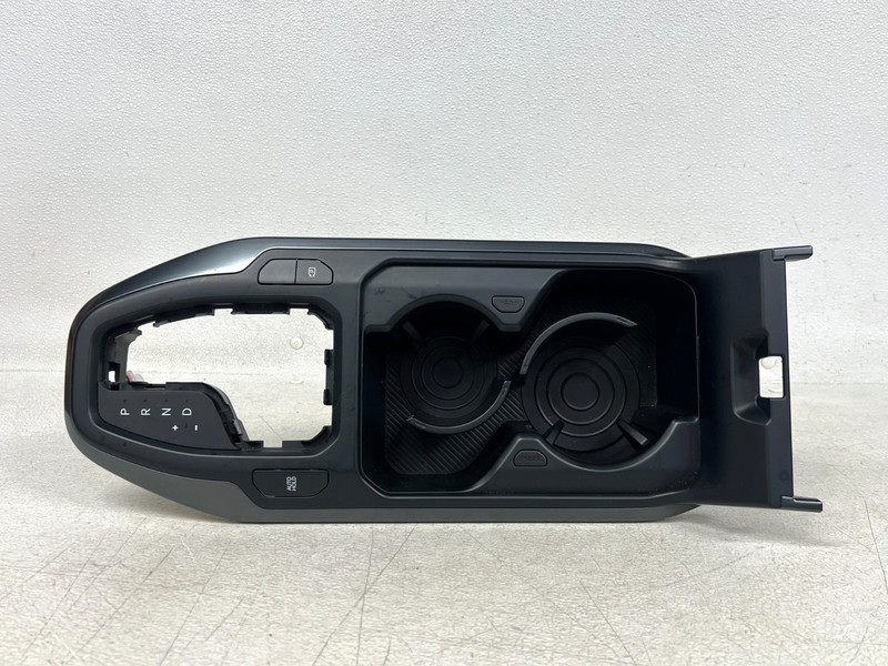 ⭐2025-2026 KIA K4 FRONT CENTER CONSOLE SHIFTER W/ CUP HOLDER PANEL OEM LOT2730