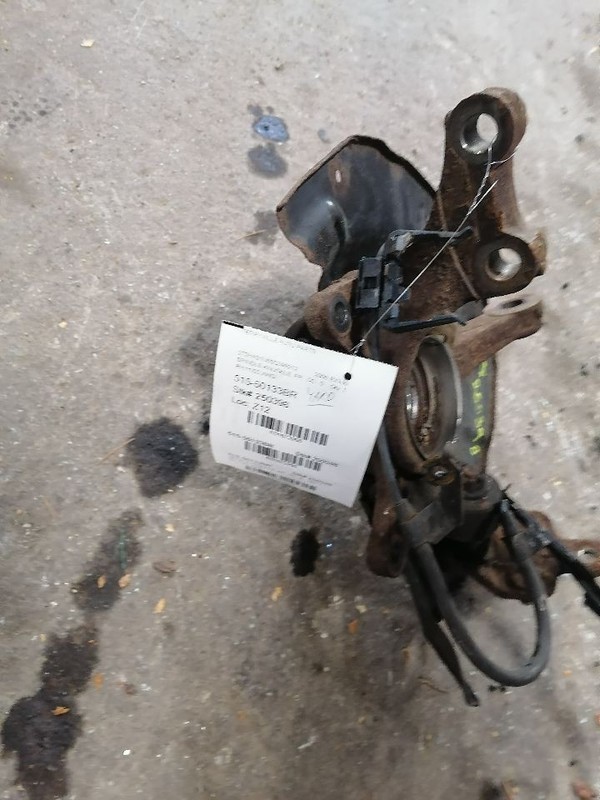 Passenger Right Front Spindle/Knuckle AWD Fits 04-10 SIENNA 1672956