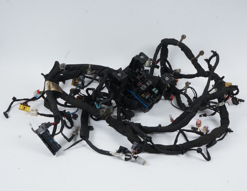 2020 CADILLAC CT4 2.0L DASH INSTRUMENT PANEL WIRING HARNESS CABLE & FUSE BOX OEM