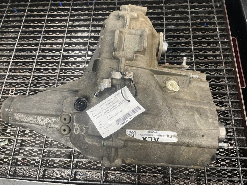 16-'19 CHEVROLET SILVERADO 3500 Transfer Case 6.0L floor shift 108k miles OEM