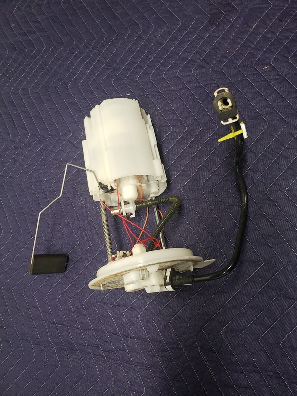 2013-2014 FORD ESCAPE FUEL GAS PUMP ASSEMBLY OEM