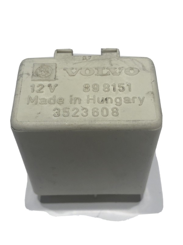 Volvo 240 740 760 780 940 Fuel System Relay - 896399 - 35236081347603 white