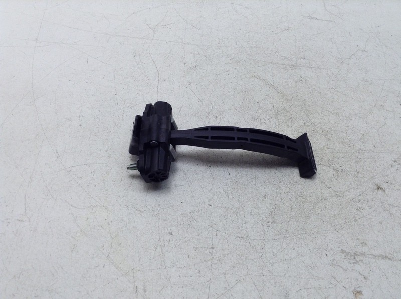 20-24 TESLA MODEL Y PERFORMANCE REAR RIGHT DOOR CHECK STRAP STOP STOPPER OEM