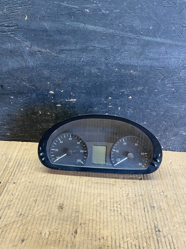 2003 to 2006 Sprinter 2500 3500 Instrument Speedometer Gauge Cluster S8722 DG