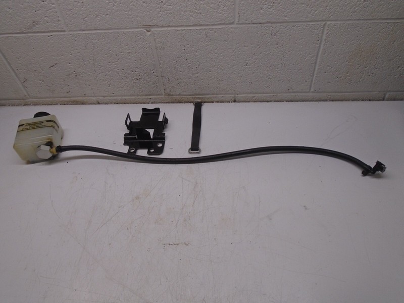 U2 MerCruiser 3.0L 4 cyl GM Oil Bottle with Hose, Strap and Bracket 806193A24