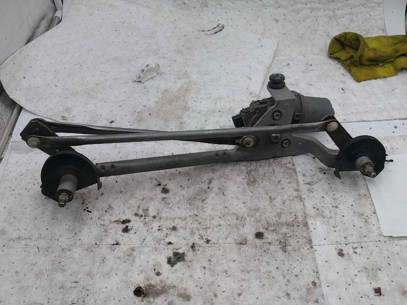 2019 Subaru Forester Wiper Motor OEM 86511SJ010 90k Miles White