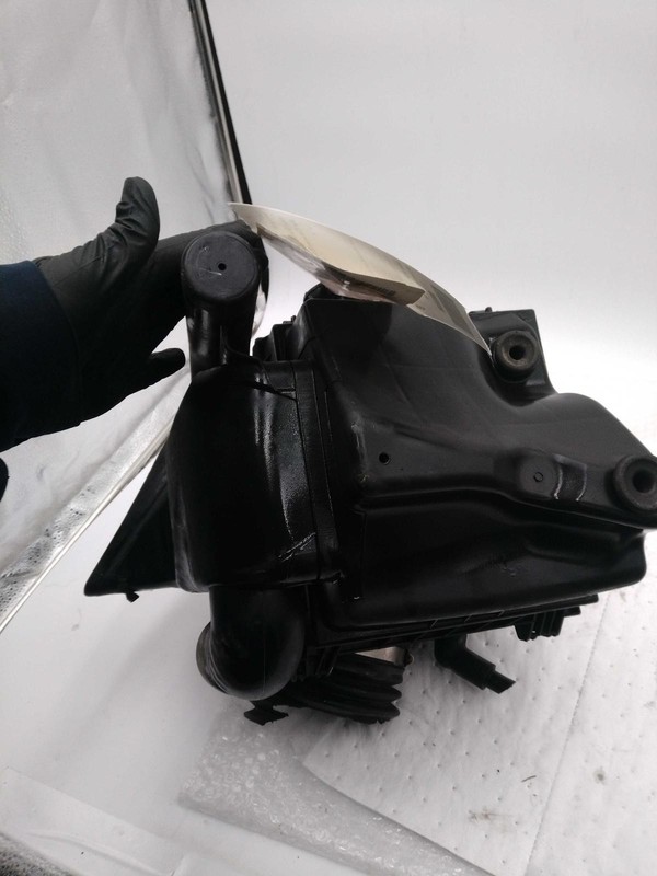 2017 Dodge Durango Air Cleaner Assembly OEM 68084276AA Used 222K Miles