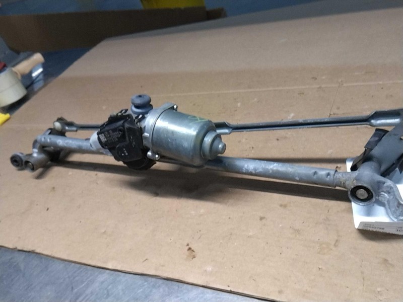 Used Back Glass Wiper Motor fits: 2017 Dodge DurangoGrade A