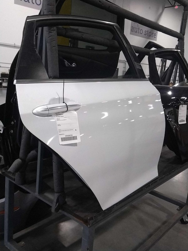 2016 Hyundai Genesis Right Rear Door White OEM 68000 Miles NJ25-20835-506464