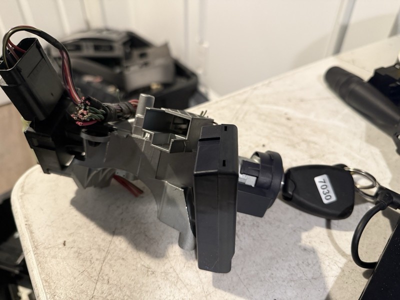 2007-17 JEEP COMPASS STEERING IGNITION SWITCH LOCK W/KEY CYLINDER OEM 05057296AJ