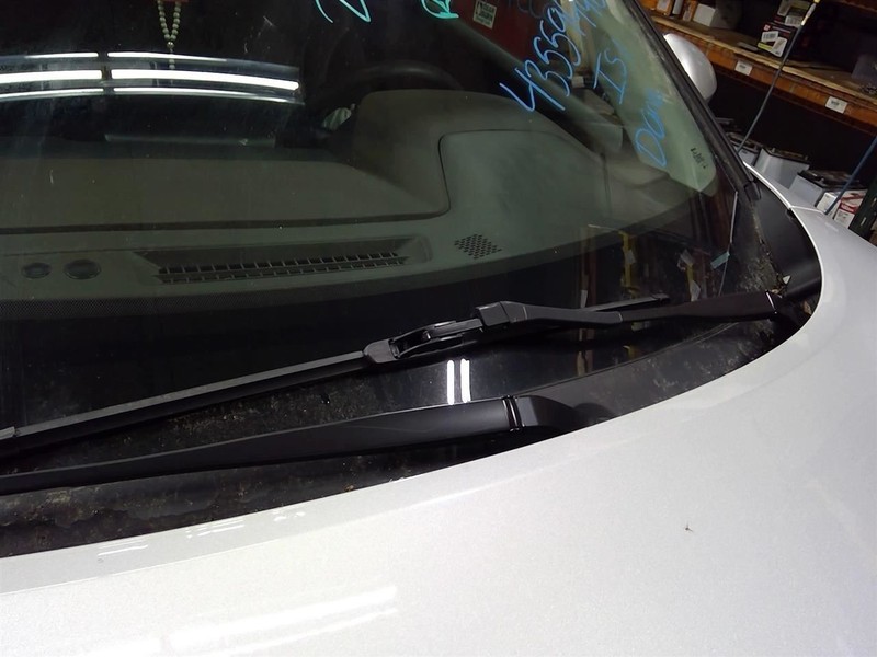 ROGUE 2021-2025 Right Wiper Arm               1730946