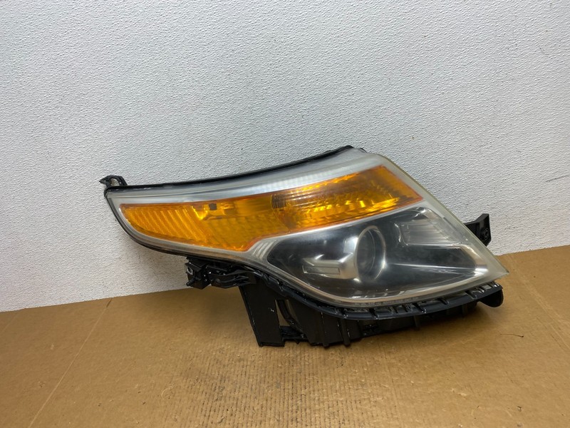 2011 to 2015 Ford Explorer Right Passenger Xenon Headlight Oem AE0455 DW