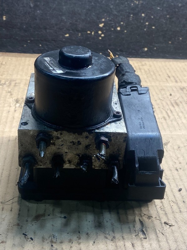2002 to 2005 Mercedes W163 ML320 ML350 ABS Anti Lock Brake Pump Module Y4297 DG