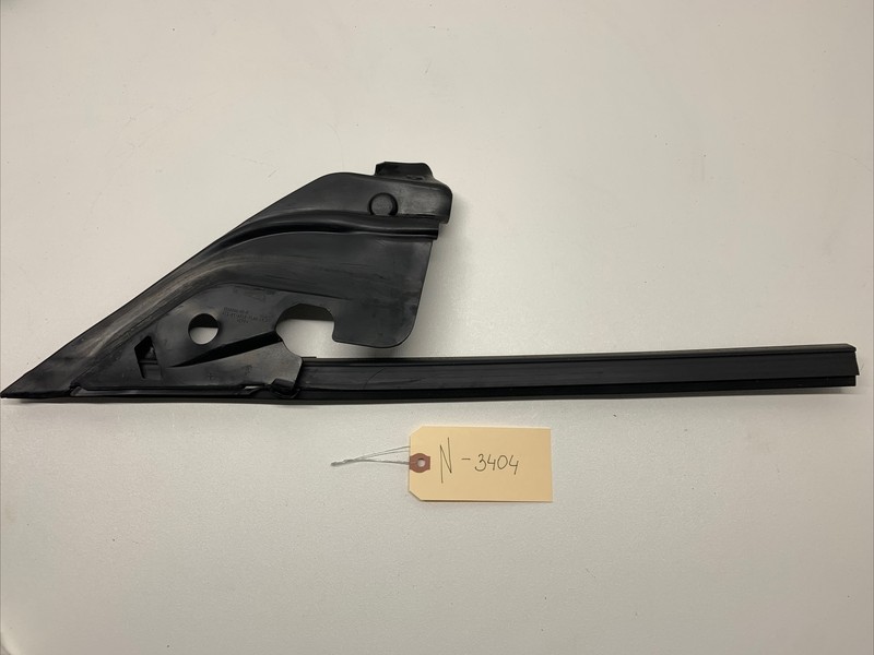 20-21 Tesla Y MY Front Left A-Pillar Flag Glass Run Weatherstrip Seal 3404 B113