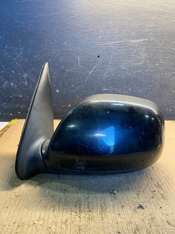 2001 to 2006 Toyota Sequoia Left Driver View Door Mirror OEM Z2124 MS