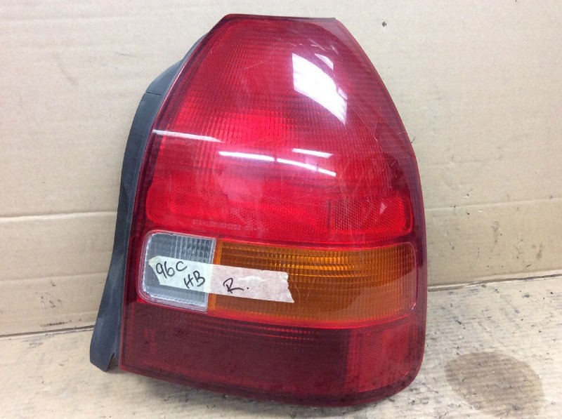 96 97 98 Civic Hatchback 3 DR Right R Tail Light Combination Lamp Used OEM