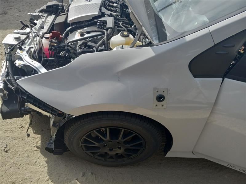 16-20 TOYOTA PRIUS L DRIVER LEFT FENDER SLV-1F7 HOLES FROM SENSORS