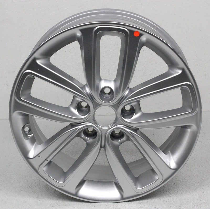 OEM Kia Soul (Gas) 17 Inch Wheel 52910-B2270 Dent