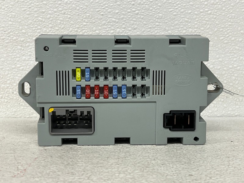 ⭐2012-2019 RANGE ROVER EVOQUE REAR FUSE RELAY JUNCTION BOX MODULE OEM LOT2704