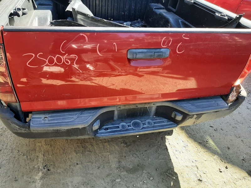 05-15 TOYOTA TACOMA REAR BUMPER PAINTED SCRATCHES