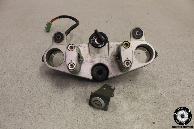 2001 Suzuki GS500 IGNITION LOCK KEY SET W/ SEAT LOCK GS 500 01