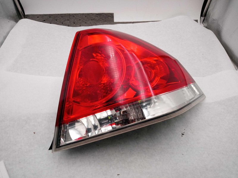 2014 Chevrolet Impala Right Tail Light Assembly White OEM 86913 Used