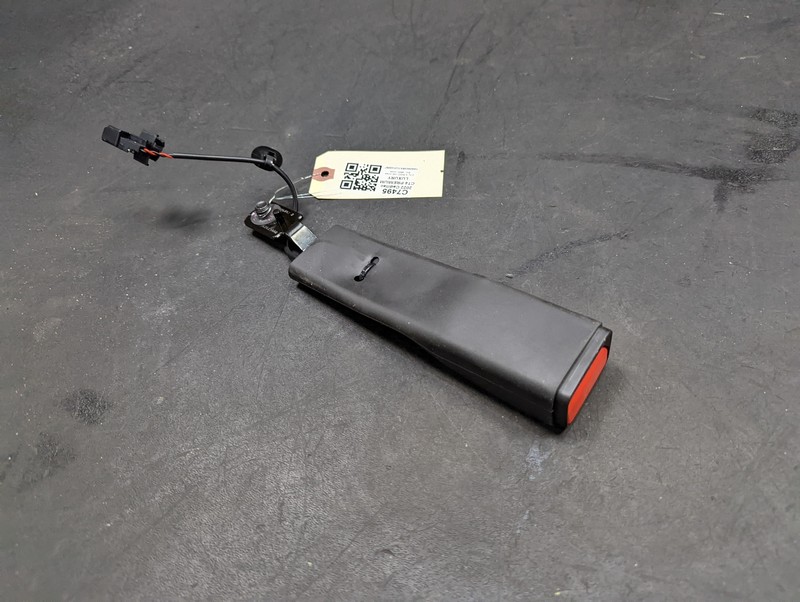 Front Right Seat Belt Buckle 2022 Cadillac CT4 85515073 2020 2021 2023 2024
