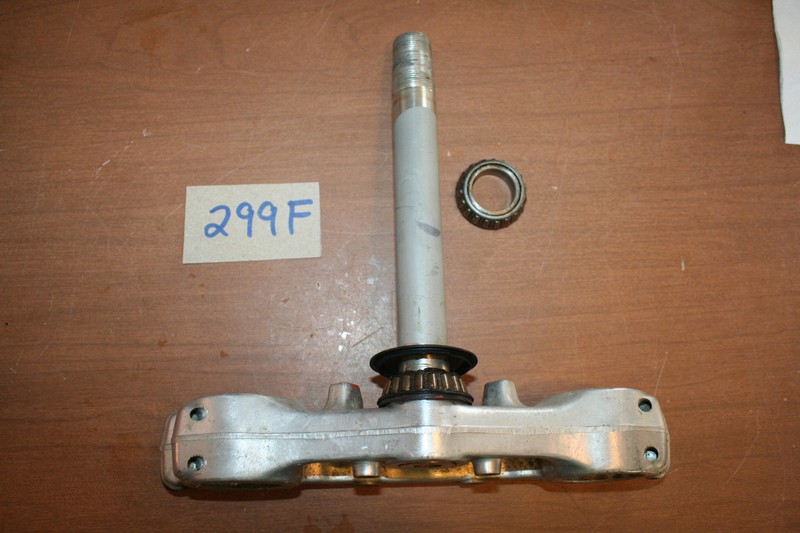 1986 Honda CR 125R Triple Tree Steering Stem OEM 86 B