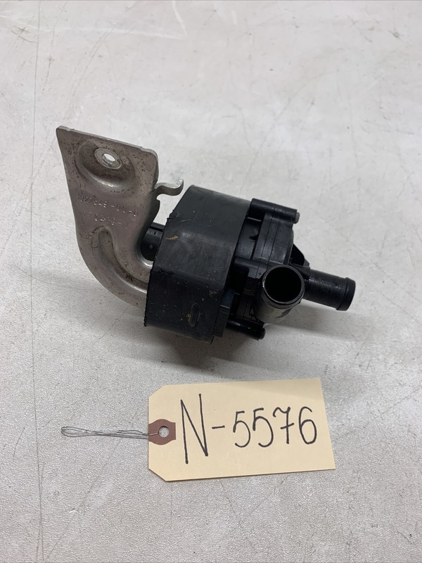 ⚡️16-20 Tesla Model X MX Cooling Auxiliary Coolant Water Pump 5576 B5