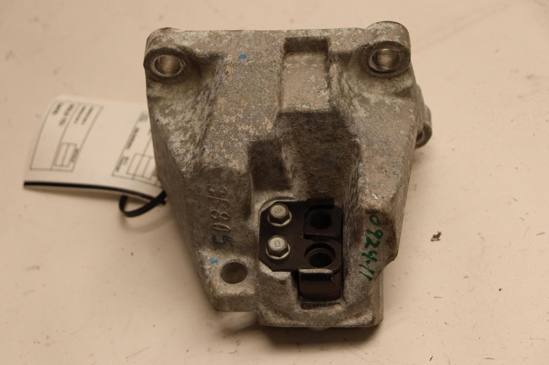 2017-2022 KIA SPORTAGE 2.4L AWD LEFT SIDE TRANSMISSION MOUNT SUPPORT BRACKET OEM
