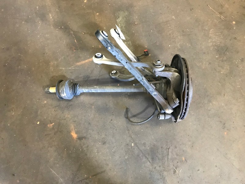2010-2013 MERCEDES S550 W221 REAR LEFT KNUCKLE WHEEL HUB W/ AXLE & ARMS OEM