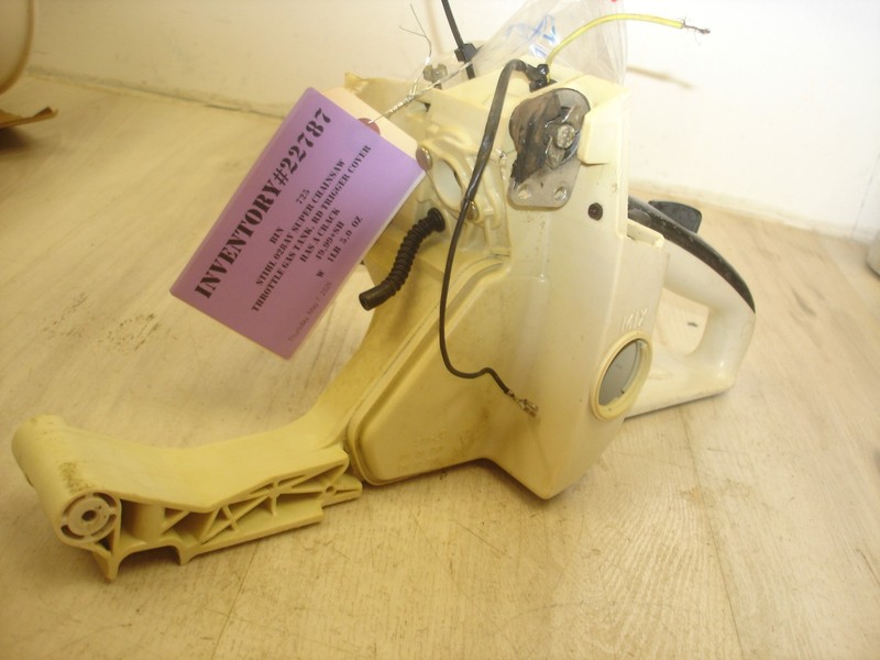 Stihl028av super throttle gasfuel tankSEE FULL DESCRIPTION chainsaw part