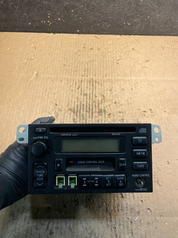 1999 to 2000 Toyota Sienna AM FM Casette Radio Receiver u9060 DG