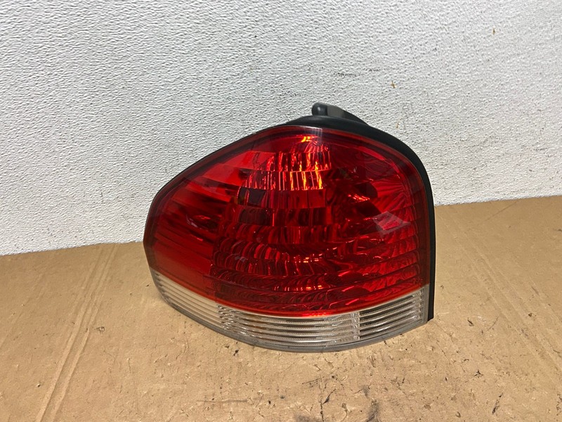 2005 to 2006 Hyundai Santa Fe Left Driver Side Tail Light Oem AD3258 LK