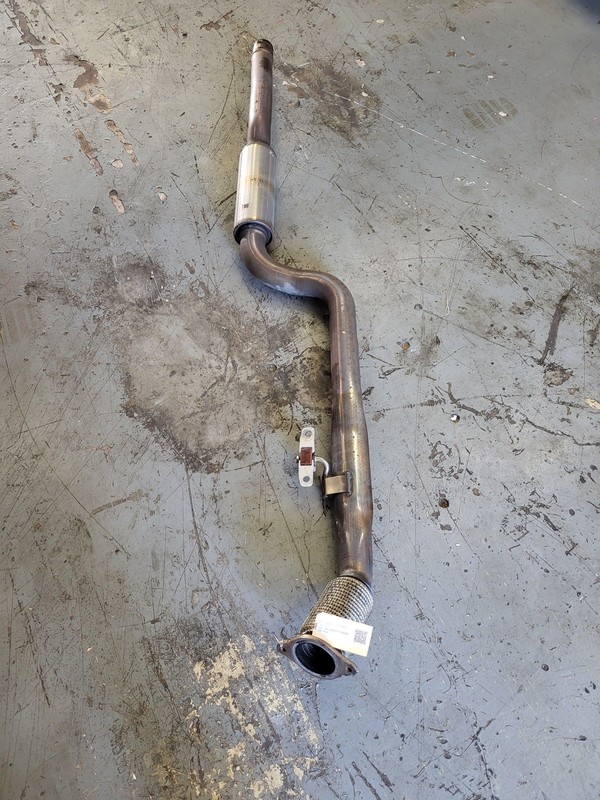 Used Oem Alfa Romeo Exhaust Pipe w/ Resonator 00505529760 for Giulia 2.0LRWD 19