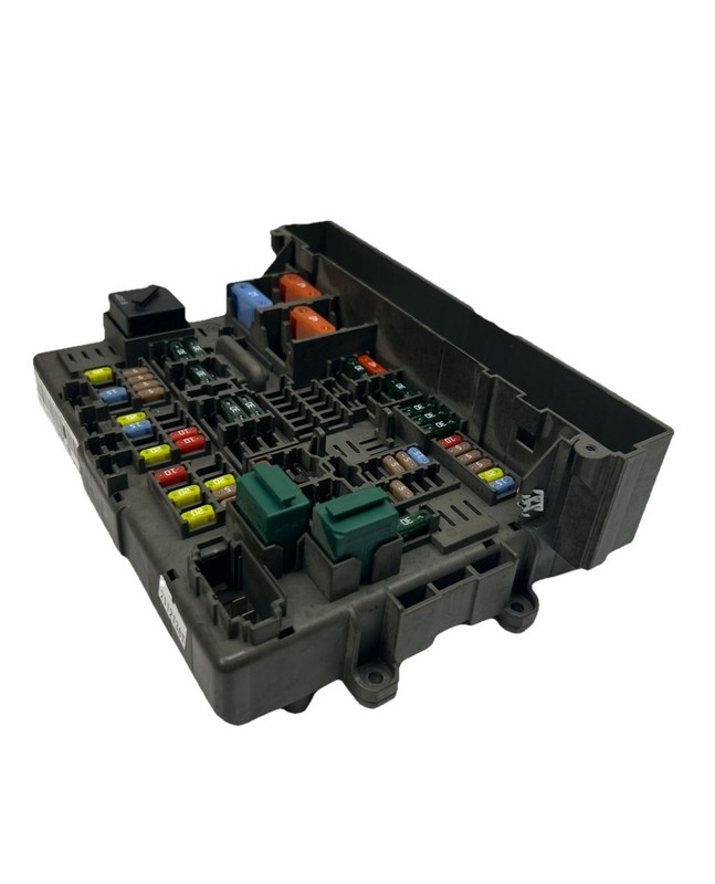 2014 BMW X1 junction box cabin fuse relay block assembly