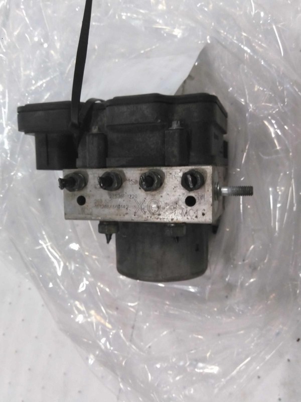 2017 Subaru XV Crosstrek ABS Pump & Motor Assembly OEM 27596FJ260 99k Miles