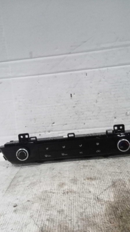 2024 KIA Sportage A/C Selector Switch OEM 97250P1090FHL White 11K Miles