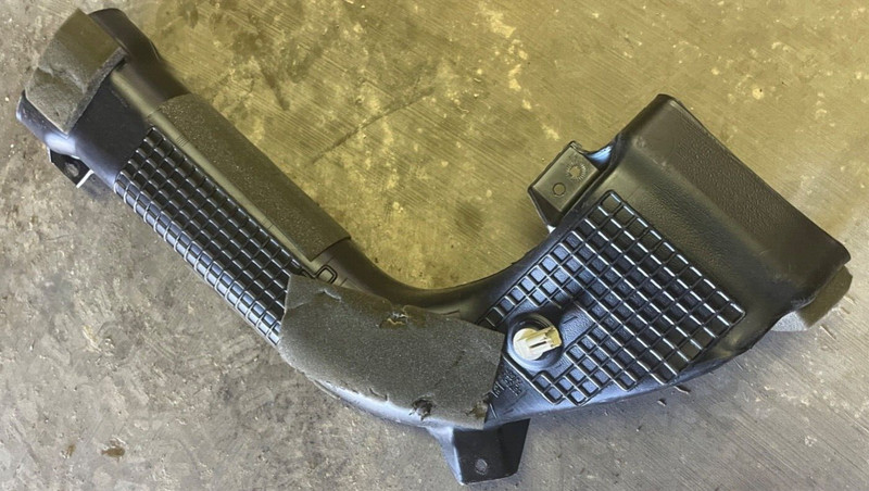 2014 2015 FORD FUSION PASSENGER SIDE RH FRONT HVAC AIR DUCT TUBE AC HEATER VENT