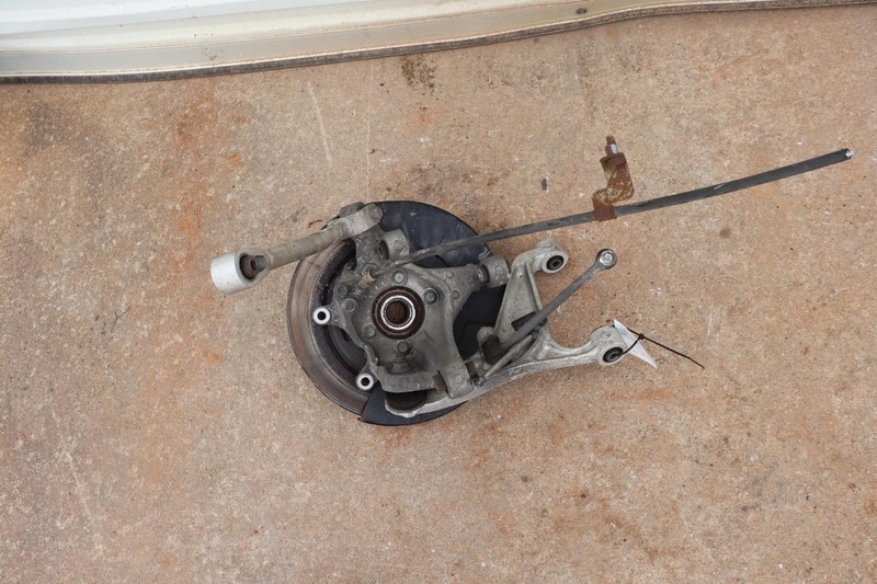 2014-2019 INFINITI Q50 AWD REAR LEFT SIDE SPINDLE KNUCKLE WHEEL HUB ASSY OEM